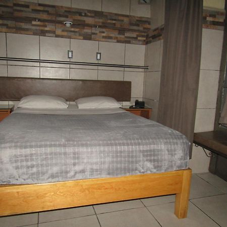 Hotel 1973 ซานหลุยส์โปโตซิ ภายนอก รูปภาพ